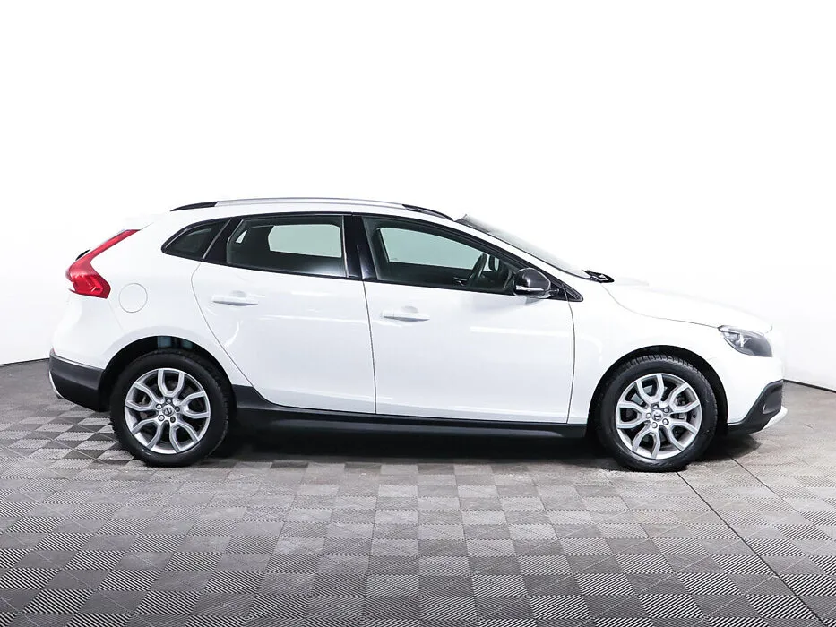 Volvo V40 Cross Country I Рестайлинг · Summum — фото 3