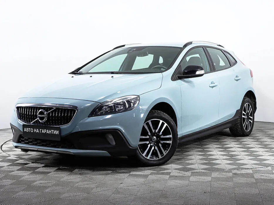 Volvo V40 Cross Country I Рестайлинг · Summum