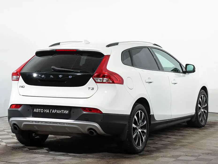 Volvo V40 Cross Country I Рестайлинг · Summum — фото 3
