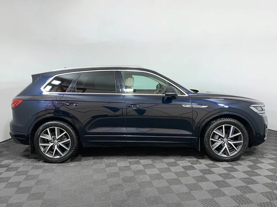 Volkswagen Touareg III · Exclusive — фото 3
