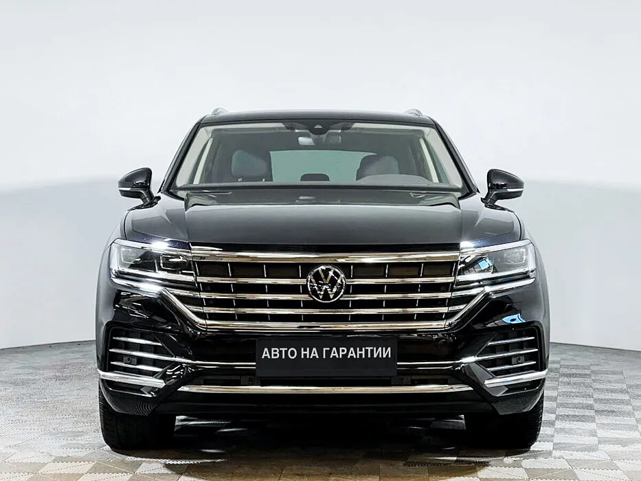 Volkswagen Touareg III — фото 2