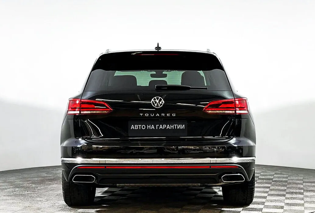 Volkswagen Touareg III — фото 5