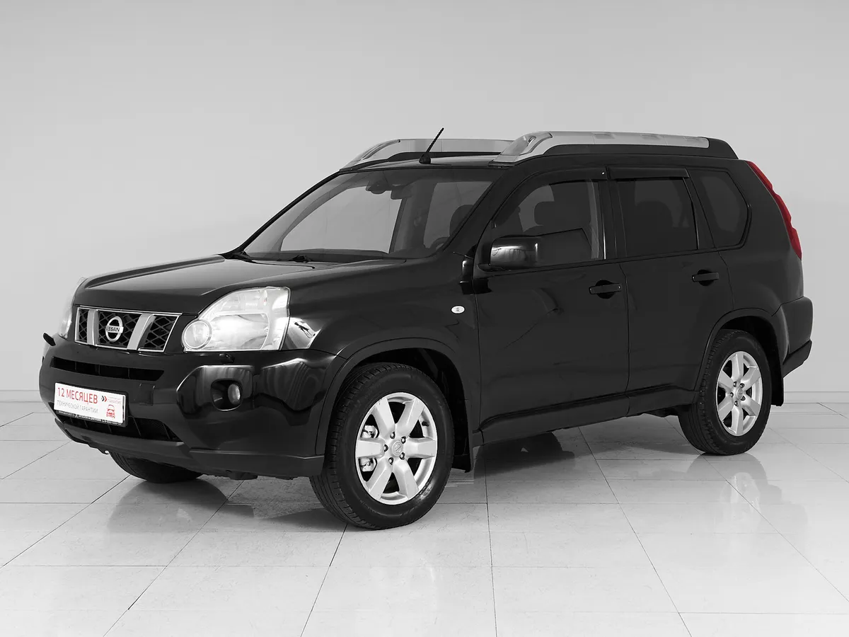 Nissan X-Trail II · LE (metallic)