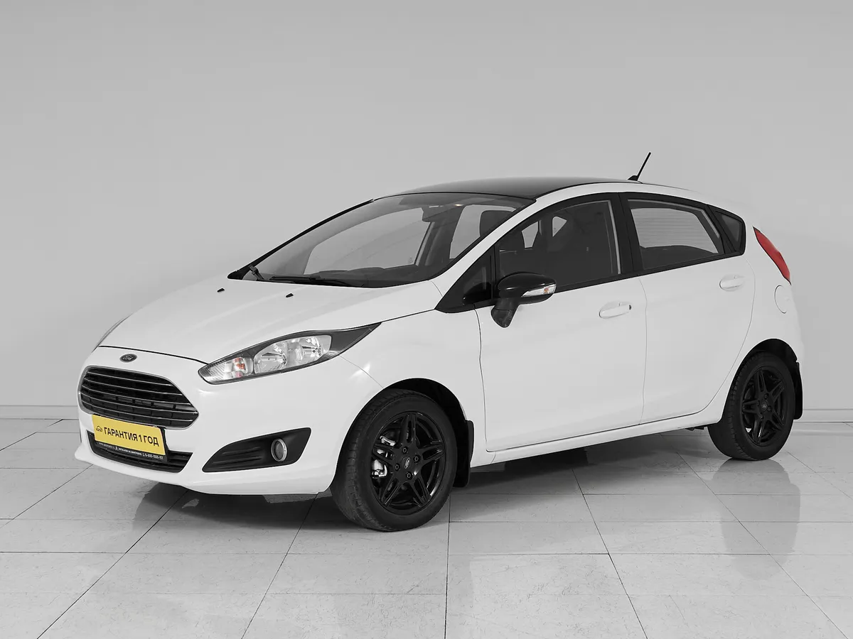 Ford Fiesta Mk6 Рестайлинг · White and Black