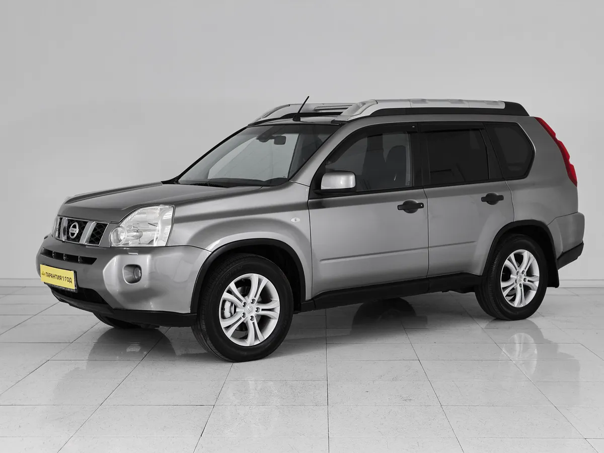 Nissan X-Trail II · LE (metallic)