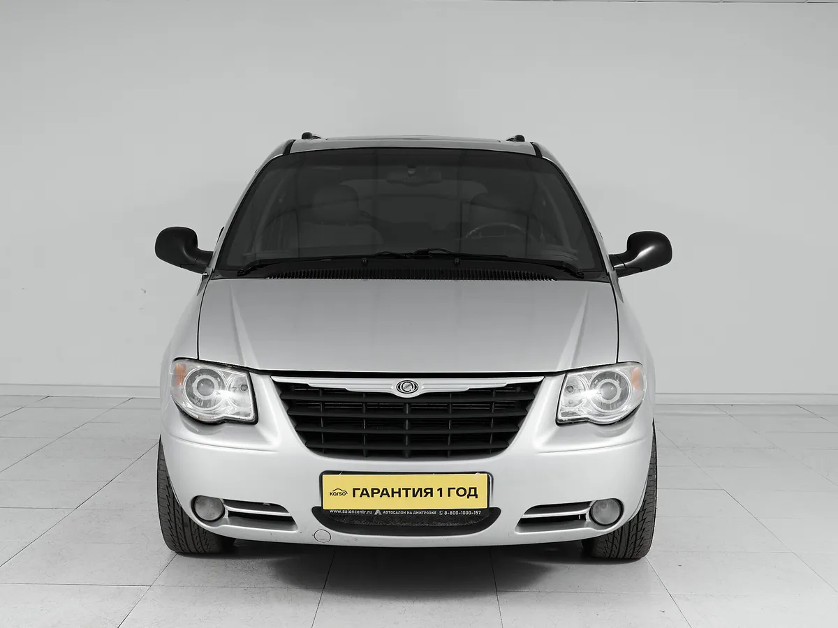 Chrysler Town & Country IV Рестайлинг — фото 2