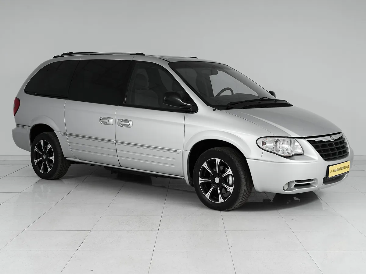 Chrysler Town & Country IV Рестайлинг — фото 3