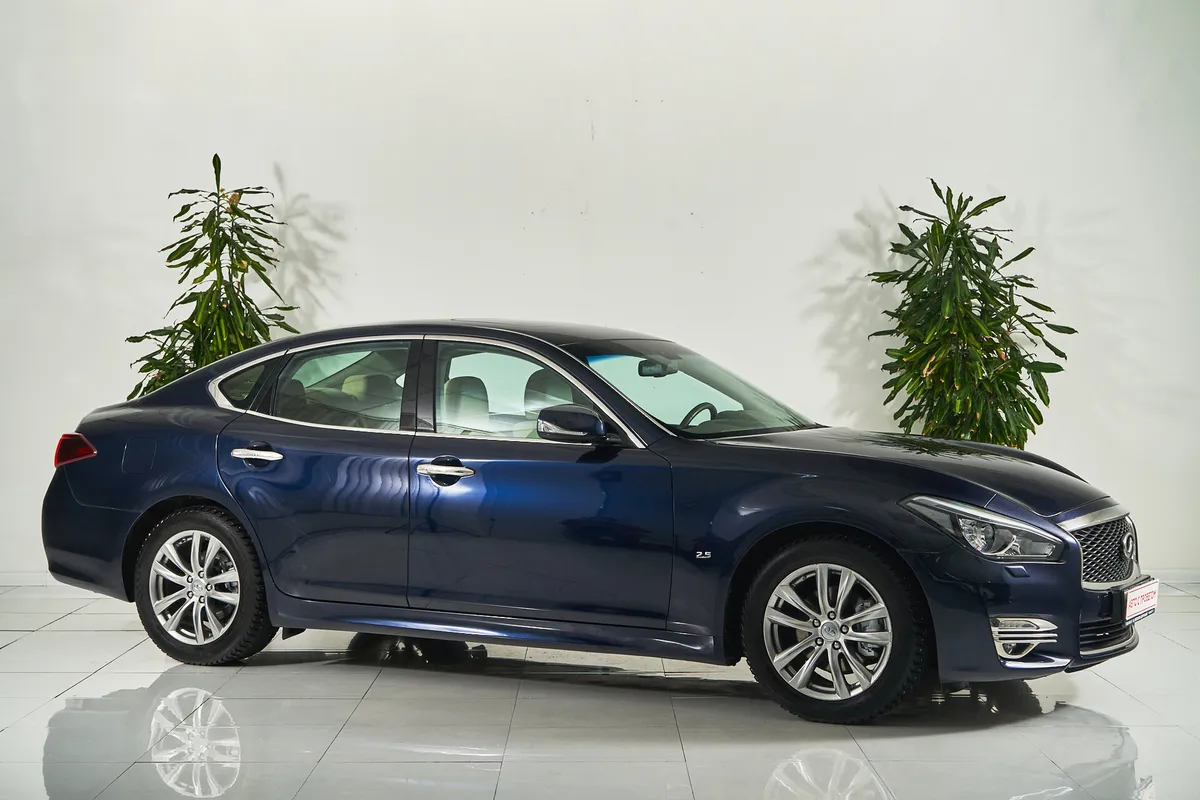 Infiniti Q70 I Рестайлинг — фото 2