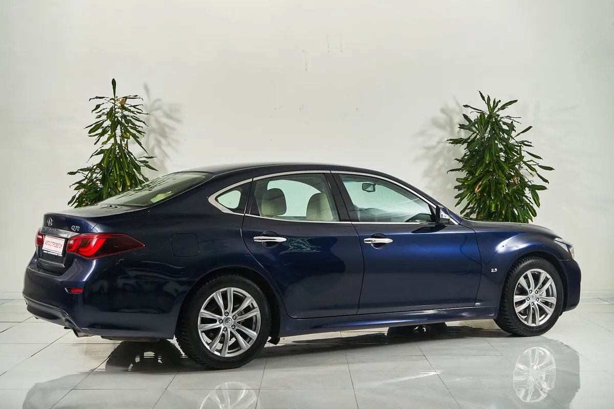 Infiniti Q70 I Рестайлинг — фото 5