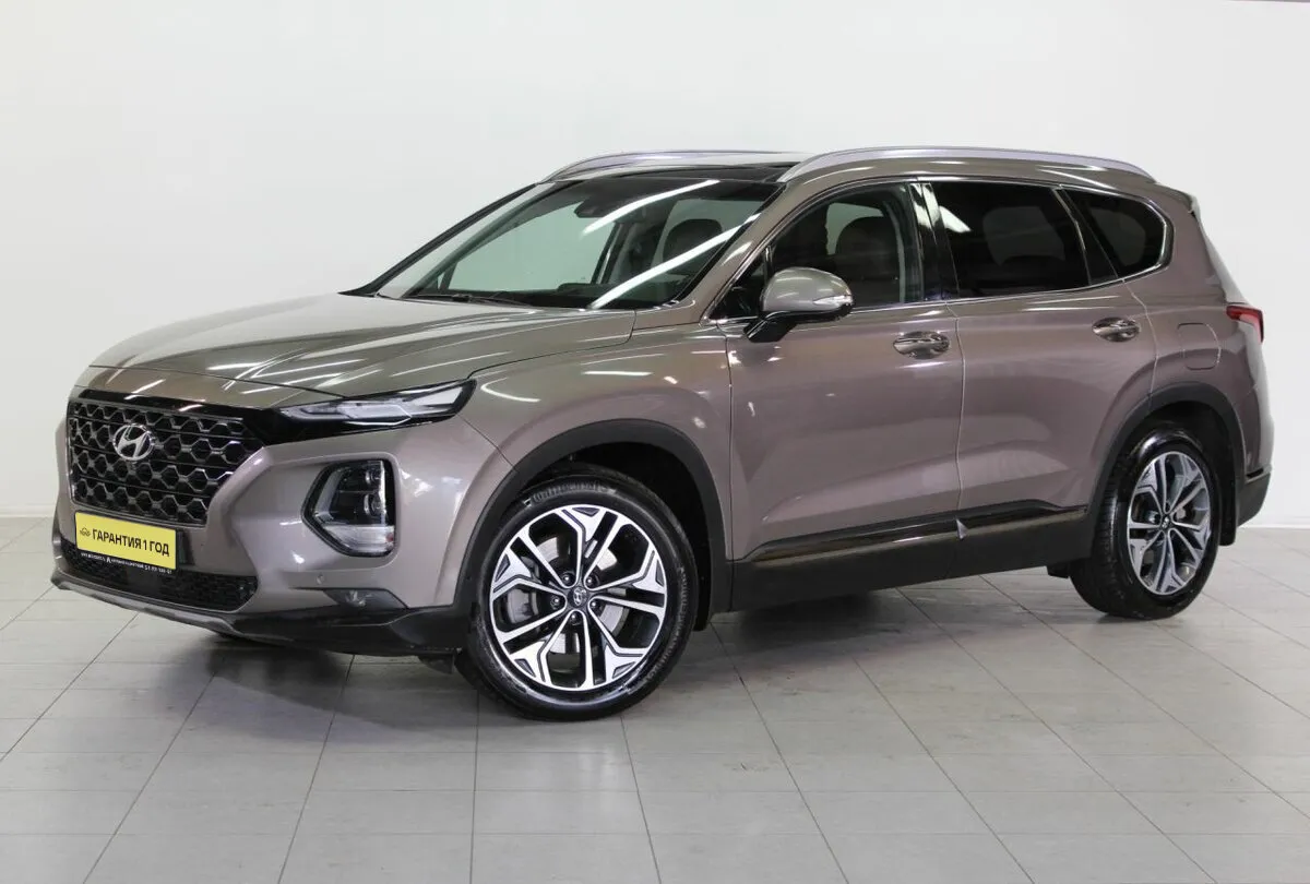 Hyundai Santa Fe IV · High-Tech + Exclusive