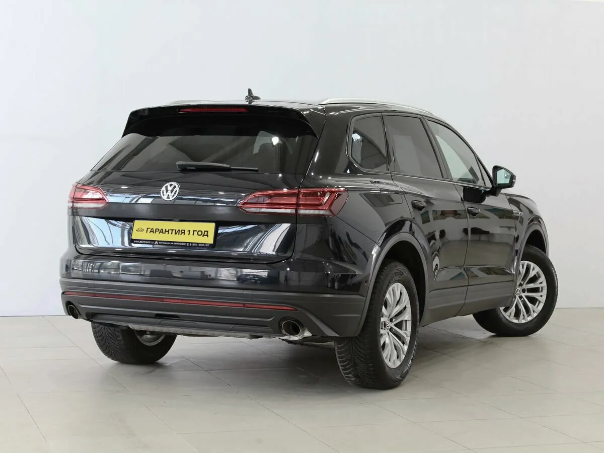 Volkswagen Touareg III — фото 3