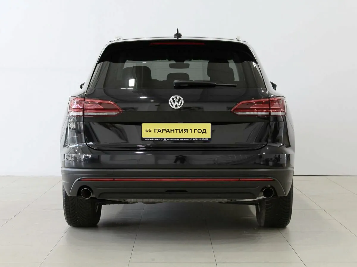 Volkswagen Touareg III — фото 4
