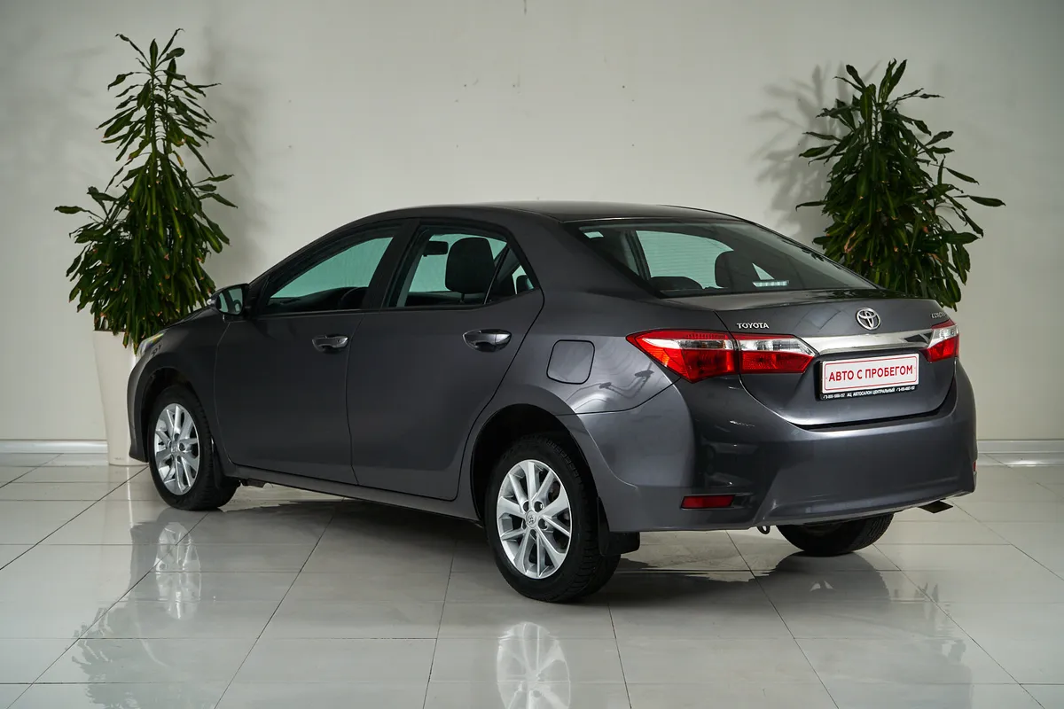 Toyota Corolla XI (E160, E170, E180) Рестайлинг 1 — фото 4