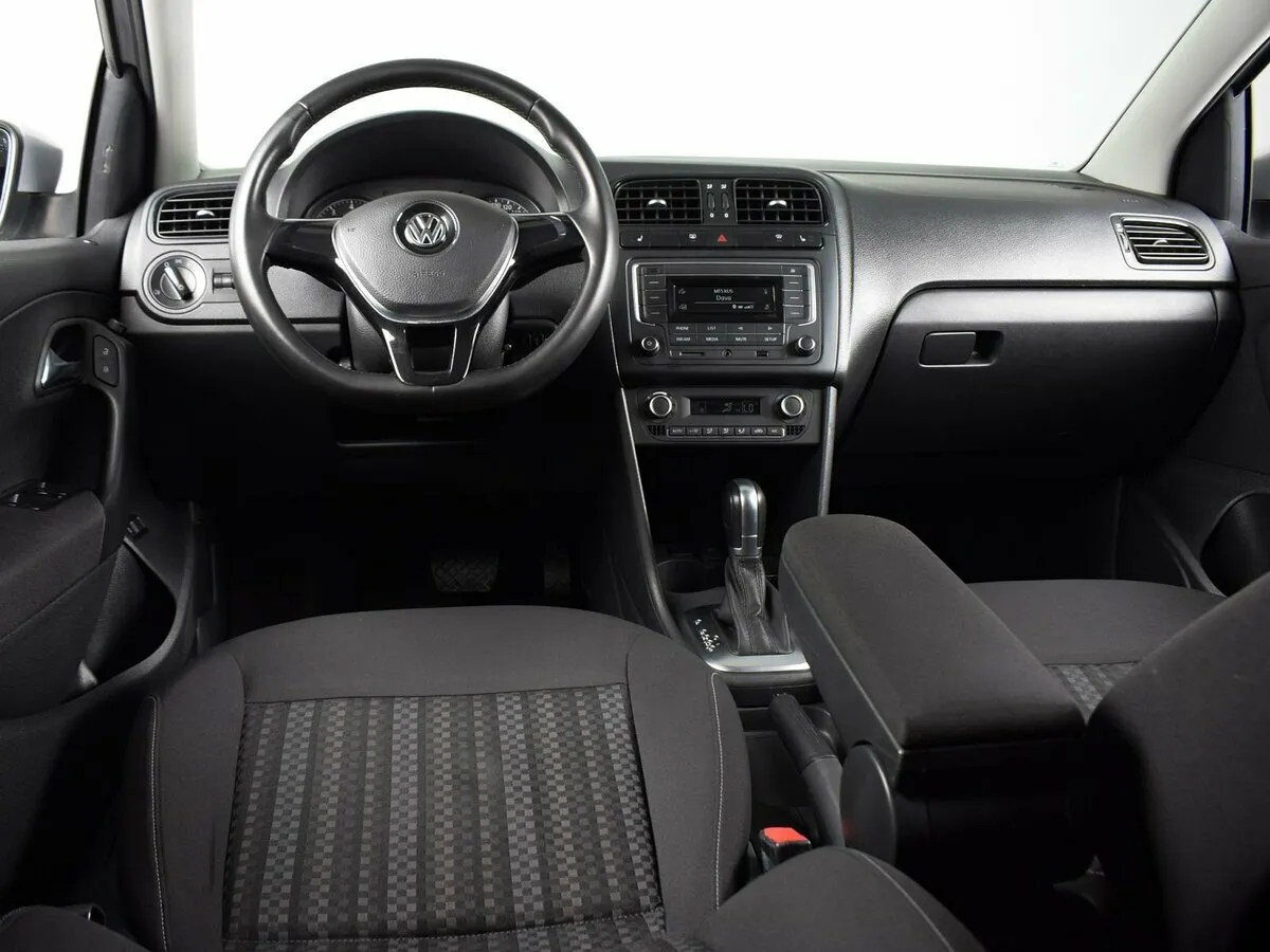 Volkswagen Polo V Рестайлинг · Comfortline (MY 2015-2018) — фото 5