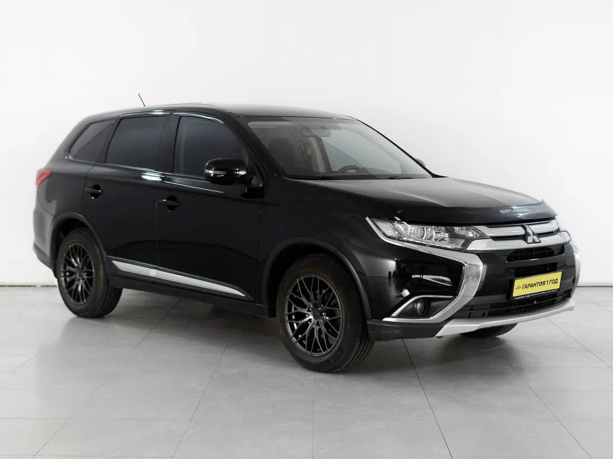 Mitsubishi Outlander III Рестайлинг 2 · Inform
