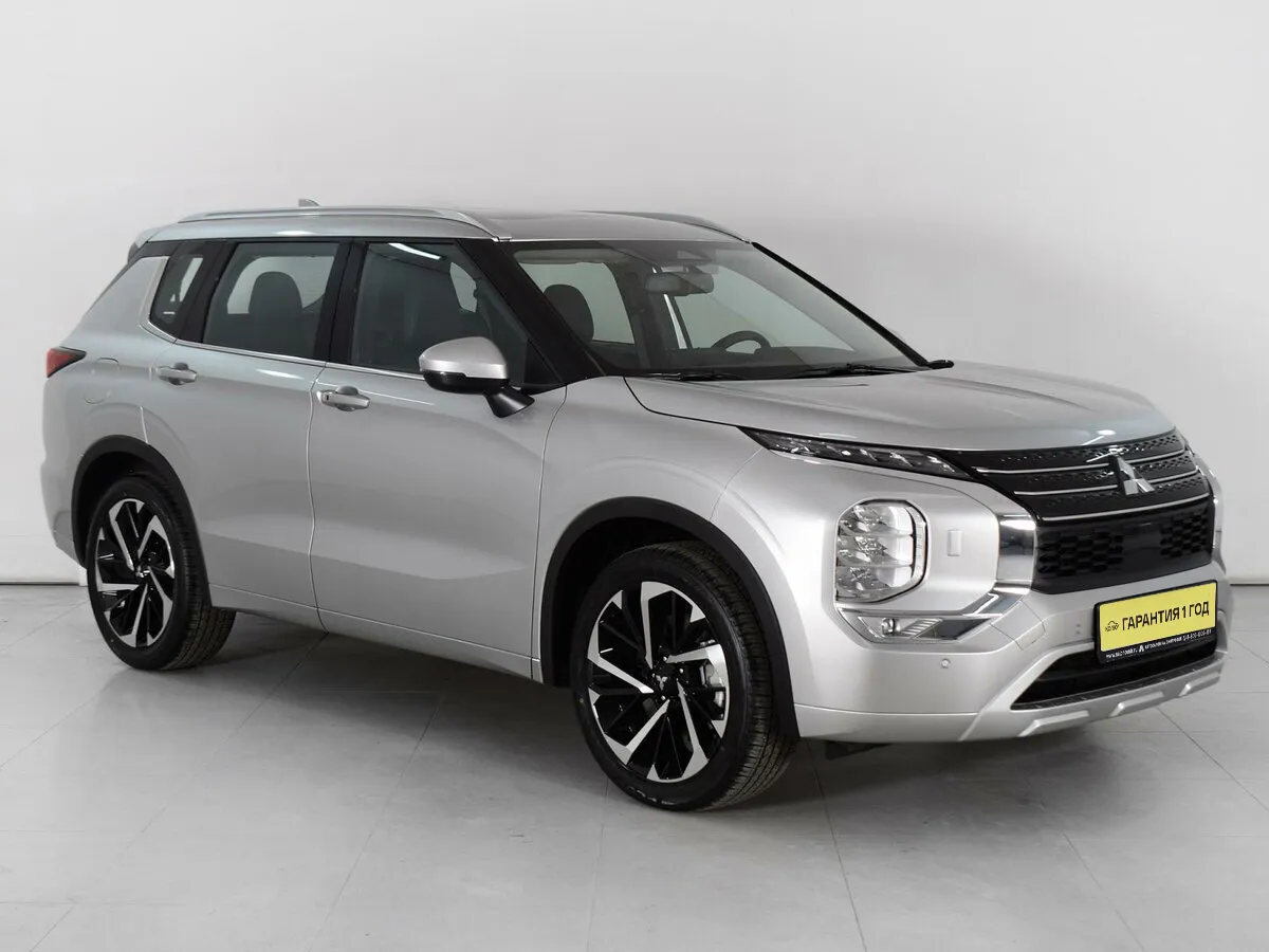 Mitsubishi Outlander IV · Premium