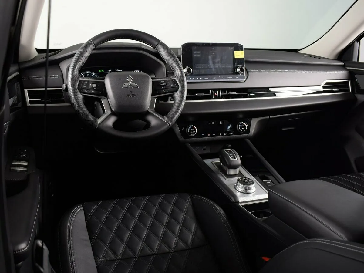 Mitsubishi Outlander IV · Premium — фото 5