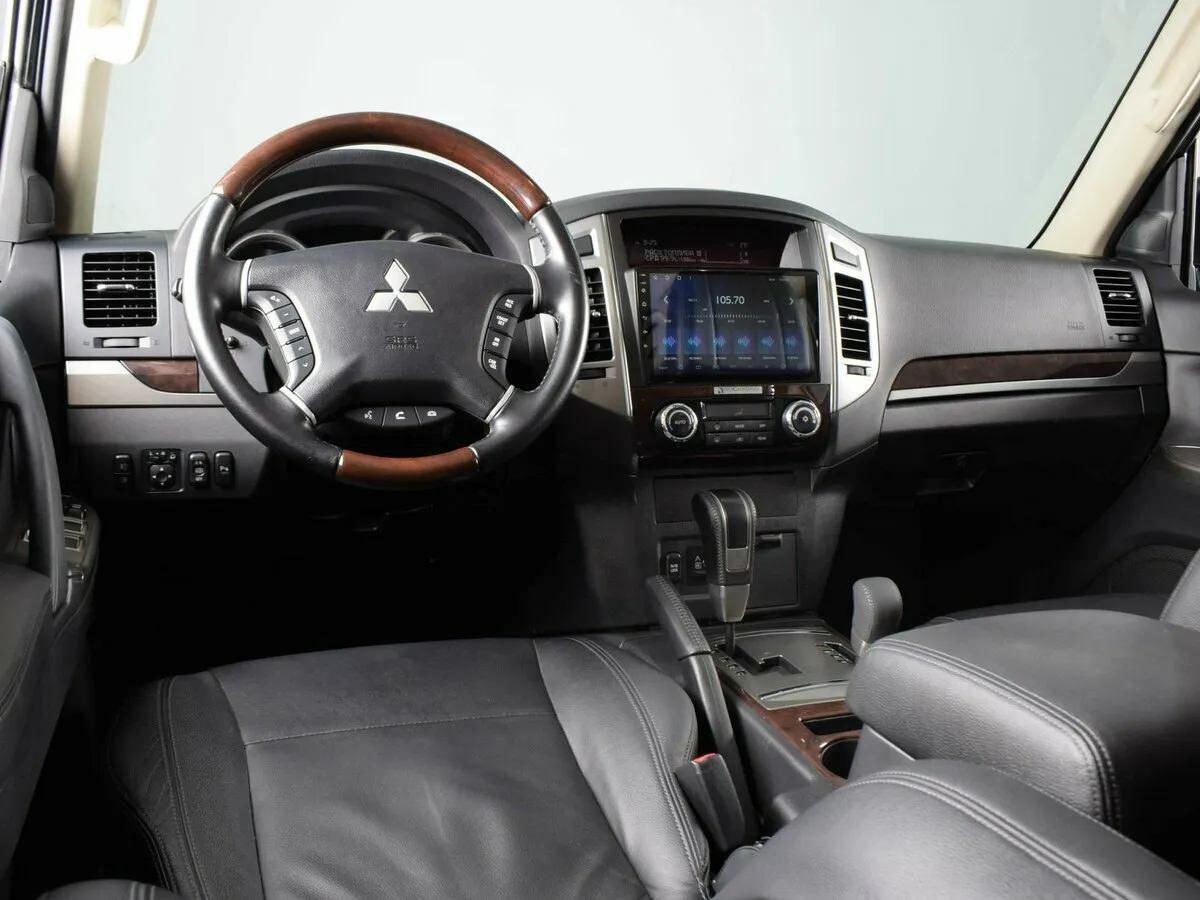 Mitsubishi Pajero IV Рестайлинг 2 · GLS — фото 5
