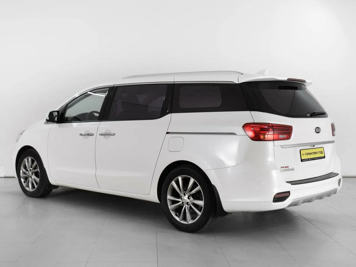 Kia Carnival III — фото 2