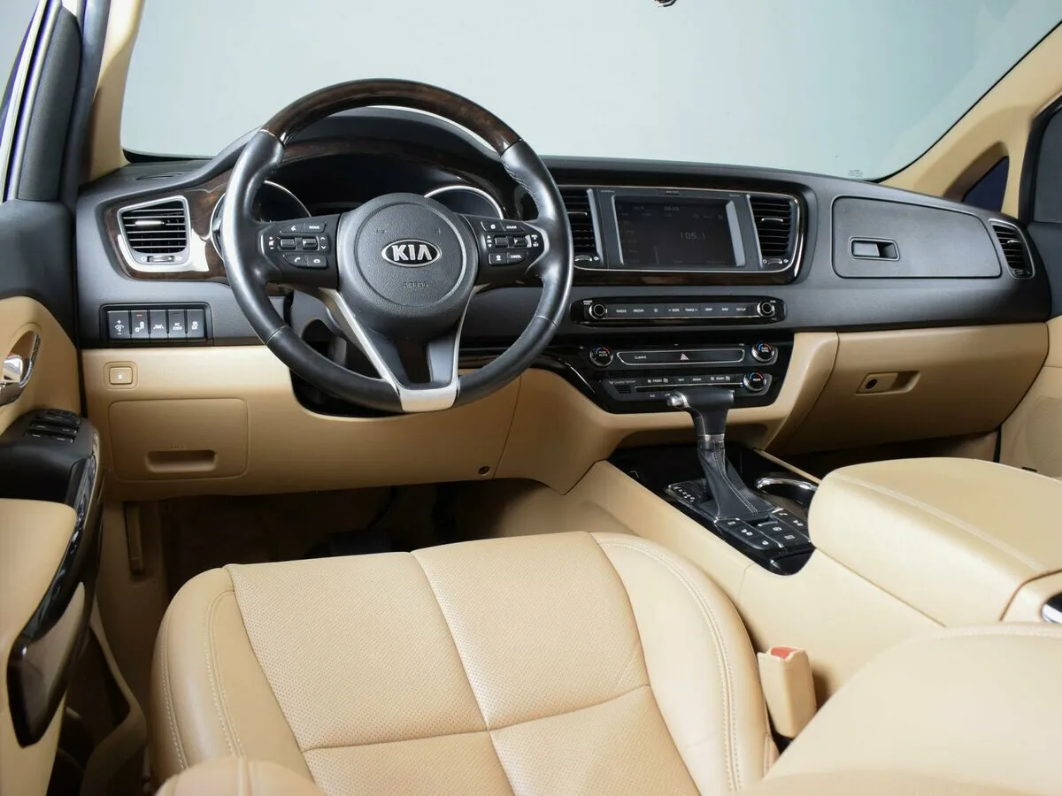 Kia Carnival III — фото 5