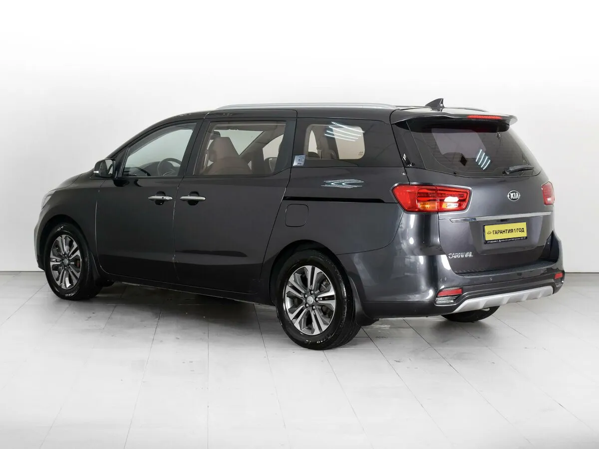 Kia Carnival III — фото 4