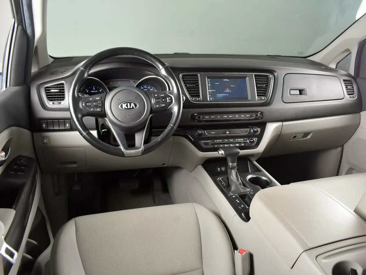 Kia Carnival III — фото 5