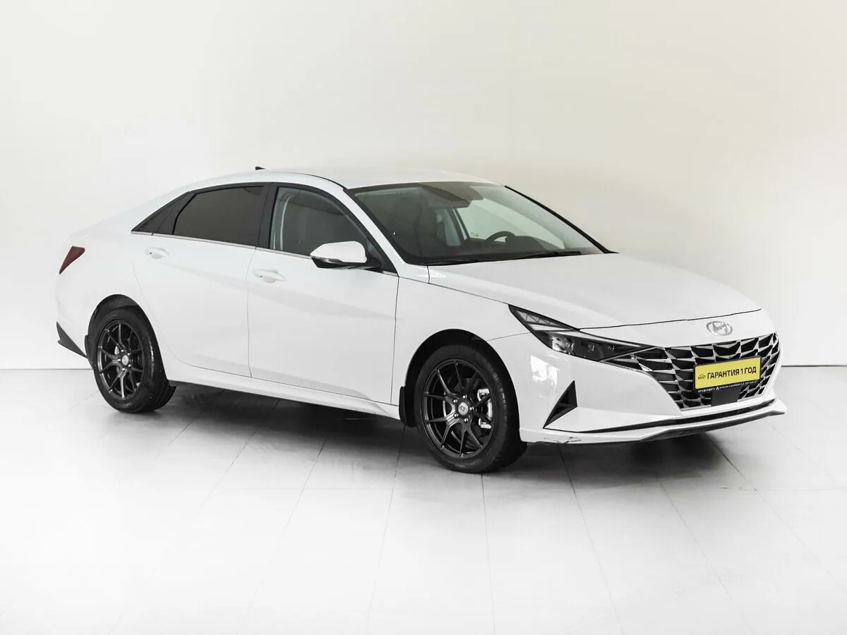 Hyundai Elantra VII (CN7) · Active
