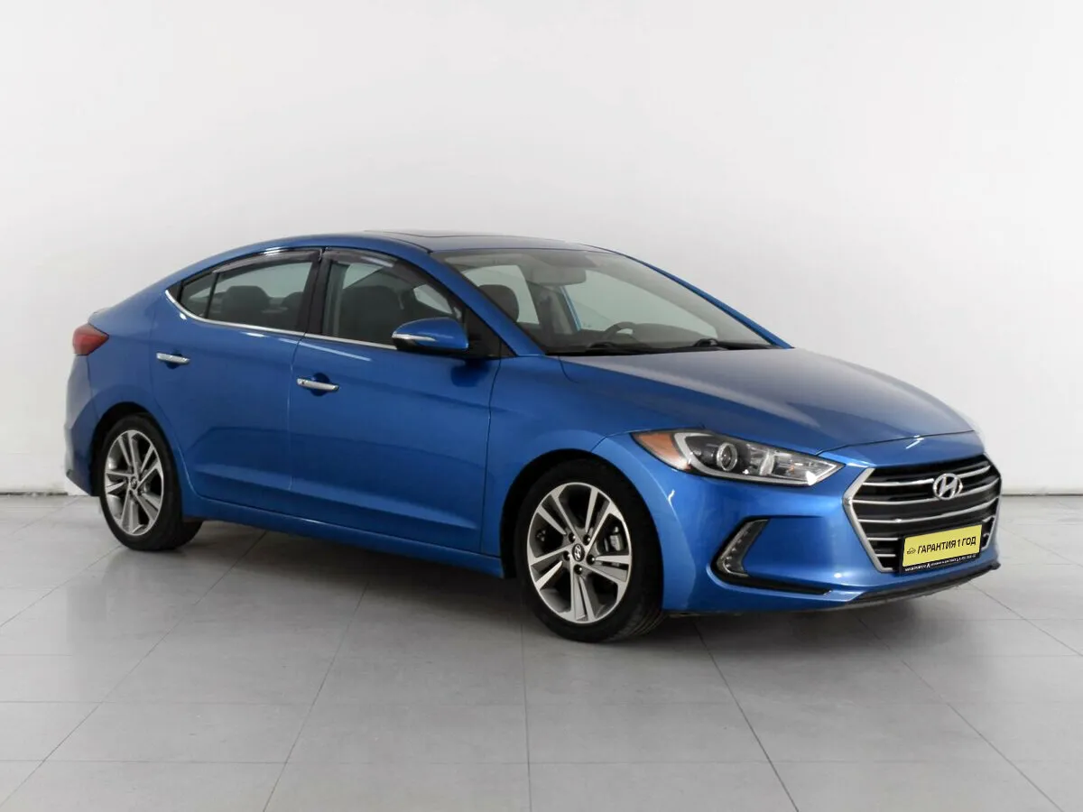 Hyundai Elantra VI (AD) · Family + Style