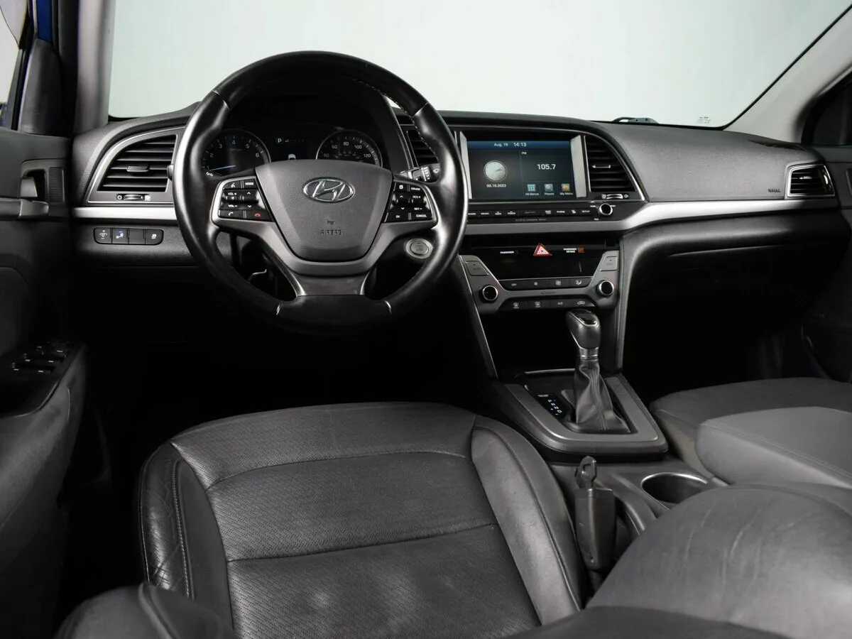 Hyundai Elantra VI (AD) · Family + Style — фото 5