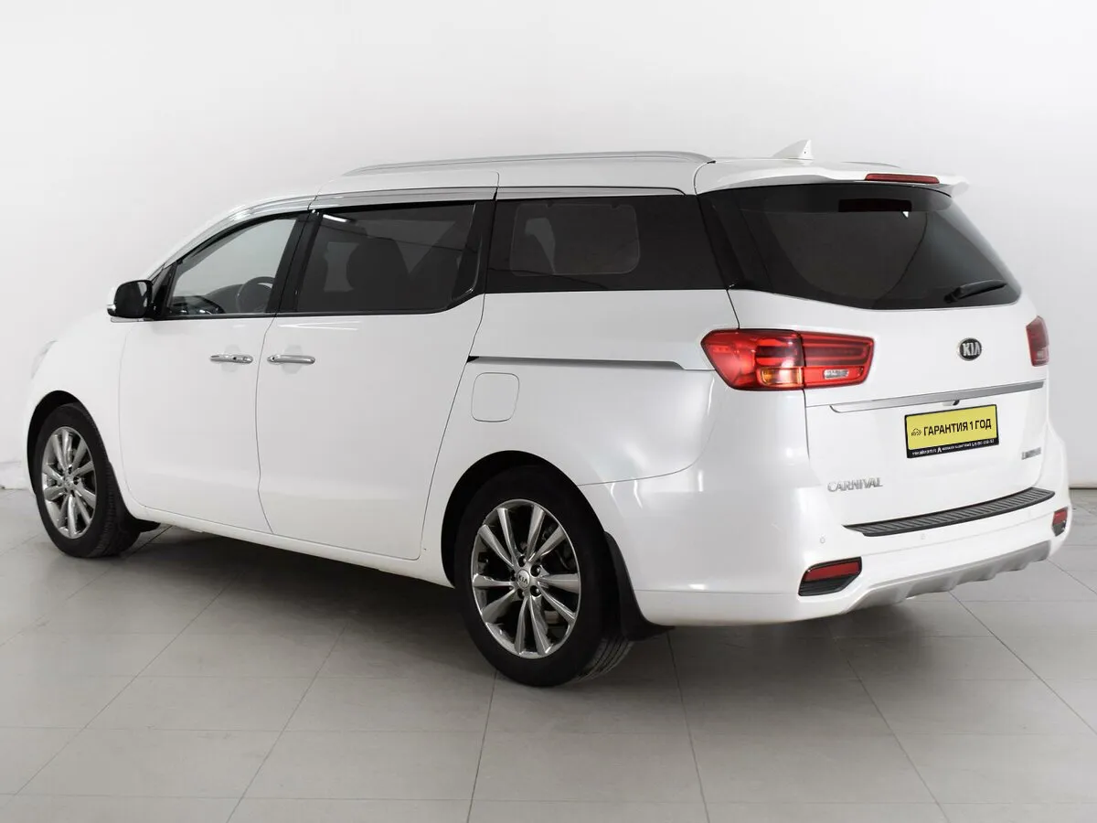 Kia Carnival III — фото 2