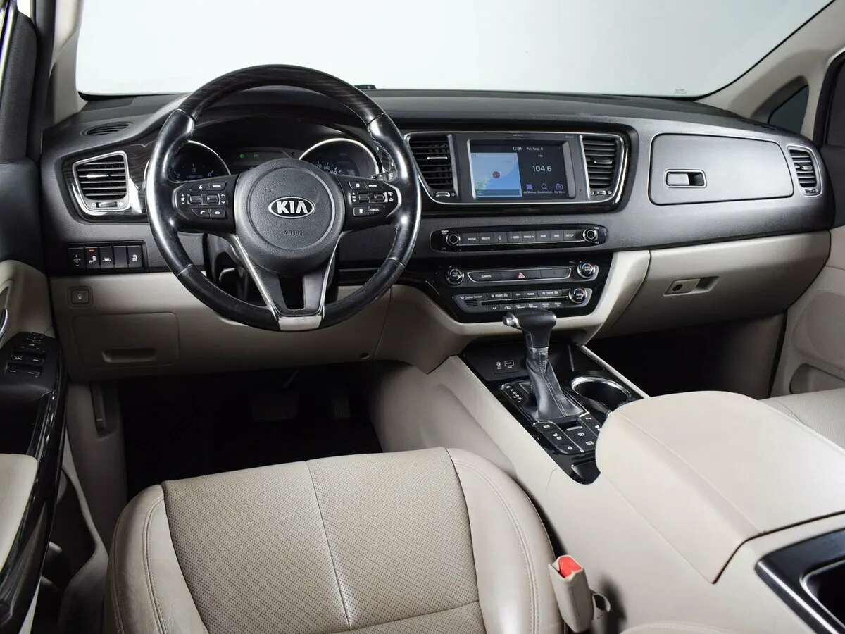 Kia Carnival III — фото 5