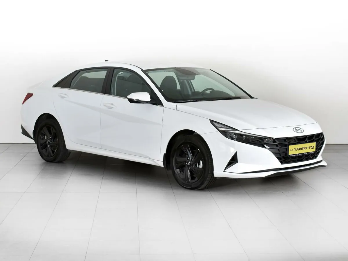 Hyundai Elantra VII (CN7) · Active