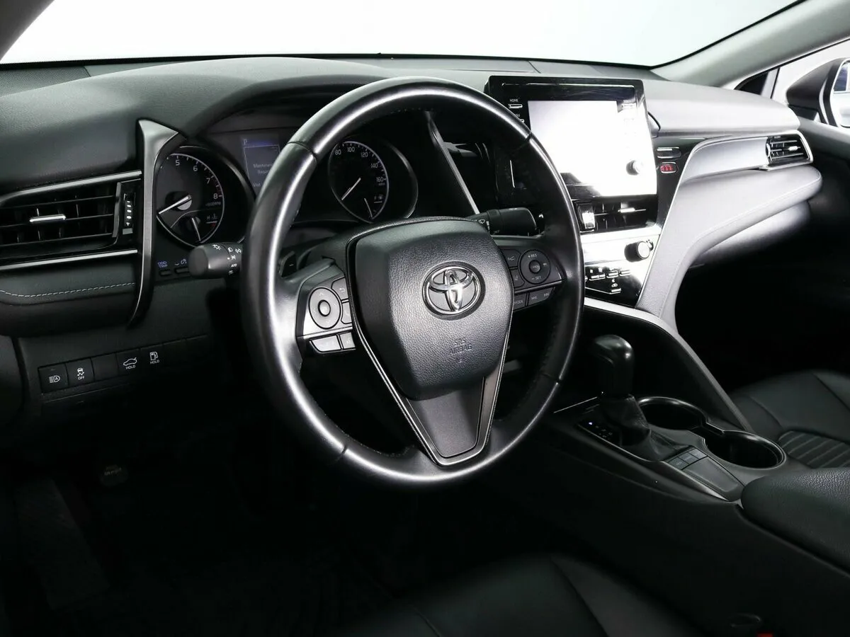 Toyota Camry VIII (XV70) Рестайлинг · LE — фото 5