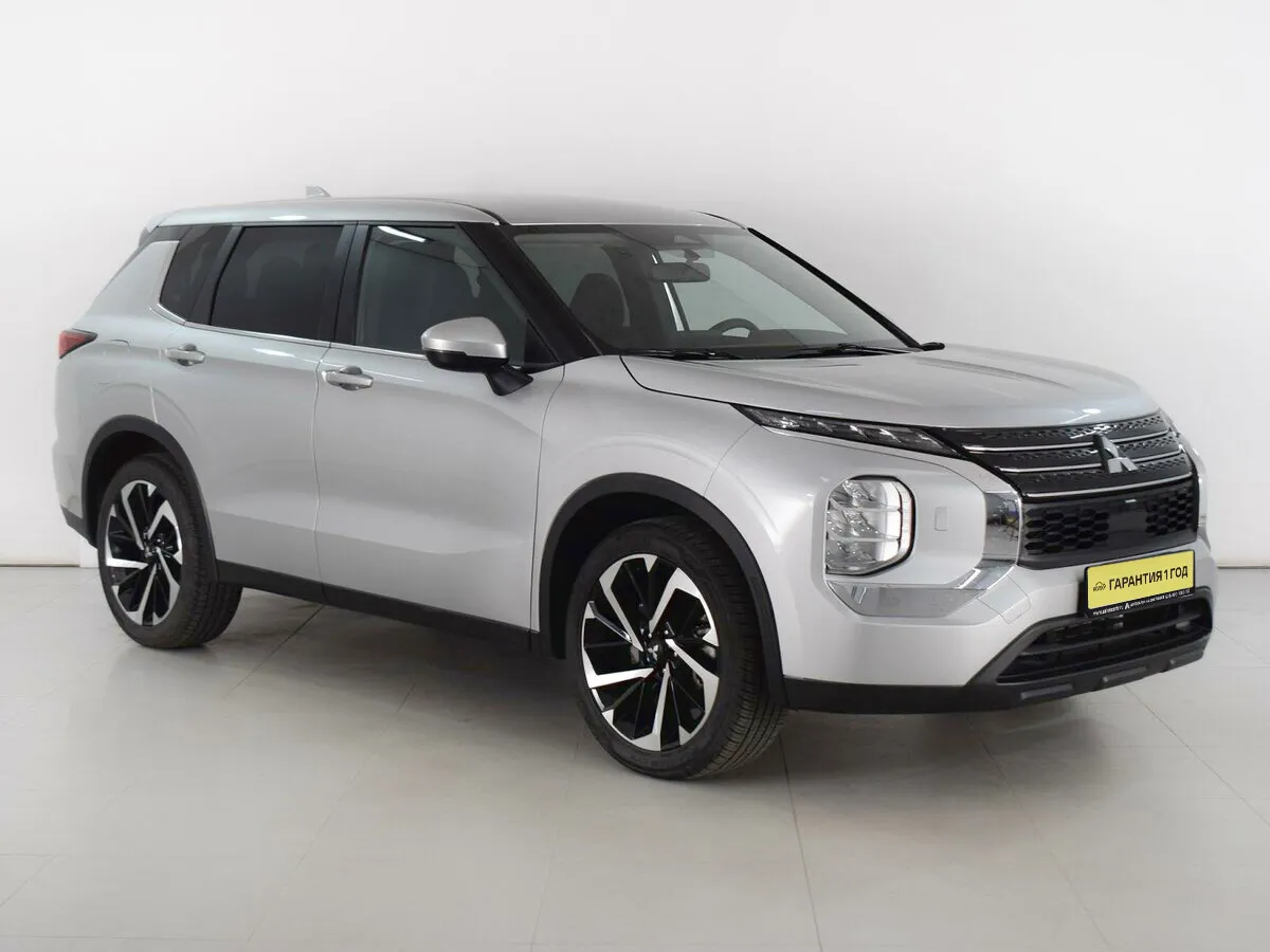 Mitsubishi Outlander IV · Premium