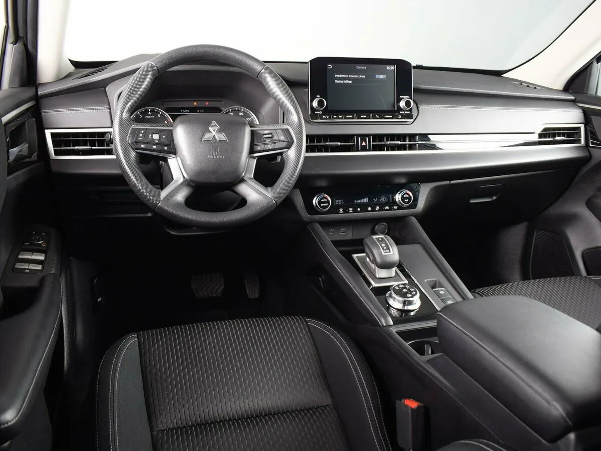 Mitsubishi Outlander IV · Premium — фото 5