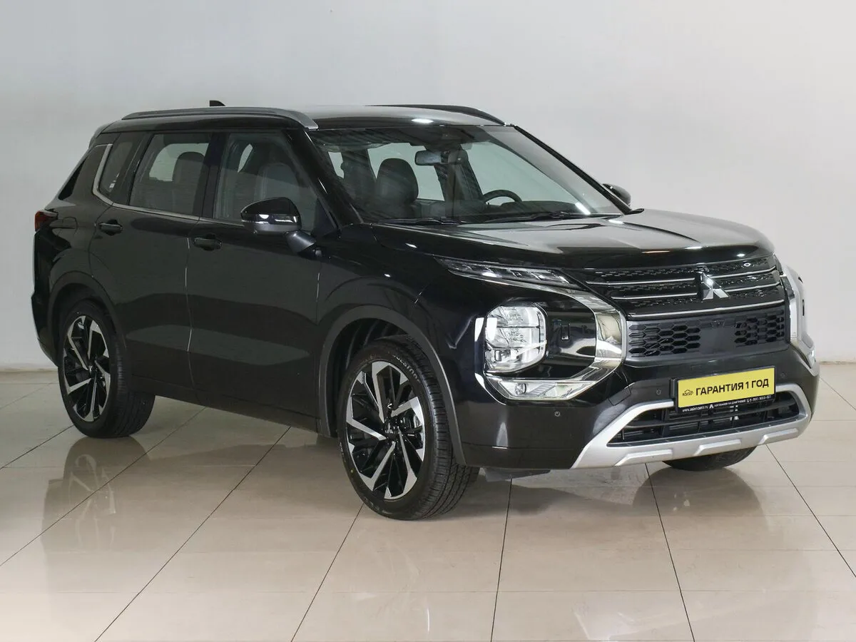 Mitsubishi Outlander IV · Premium