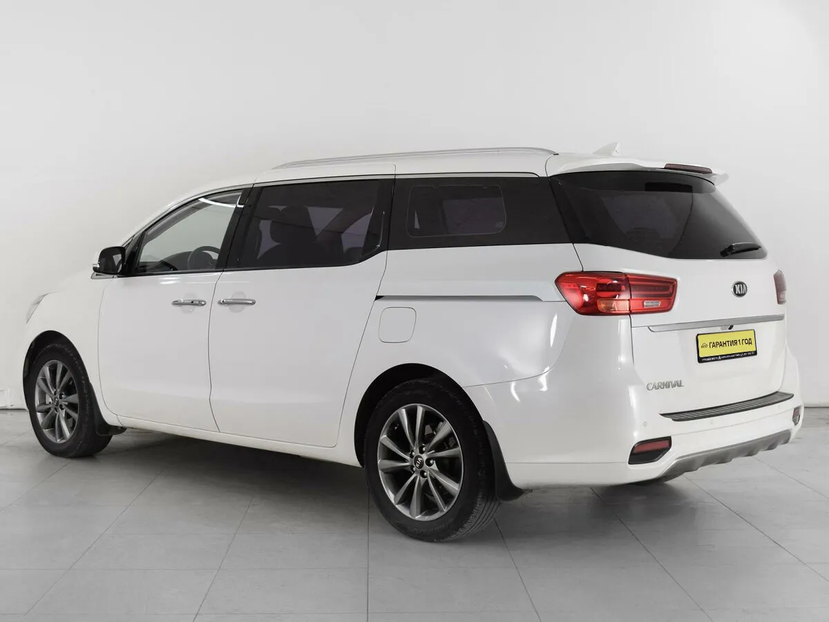 Kia Carnival III — фото 2