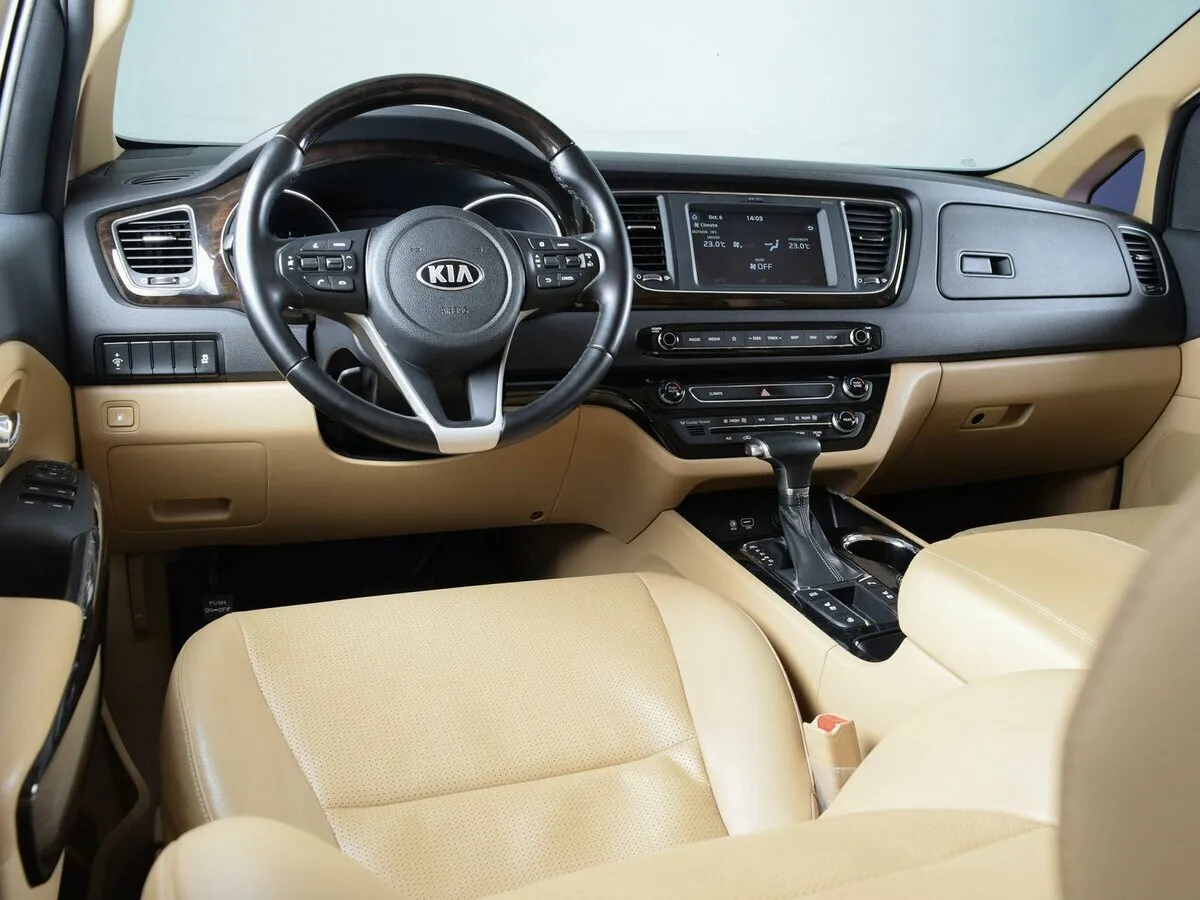 Kia Carnival III — фото 5