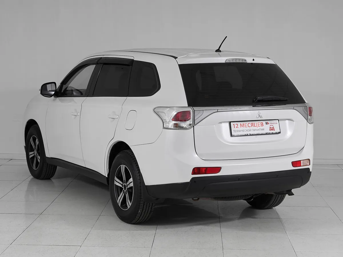 Mitsubishi Outlander III · Intense — фото 4
