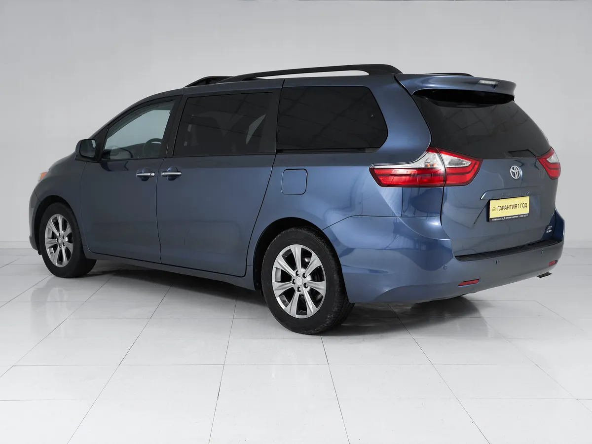 Toyota Sienna III Рестайлинг — фото 4