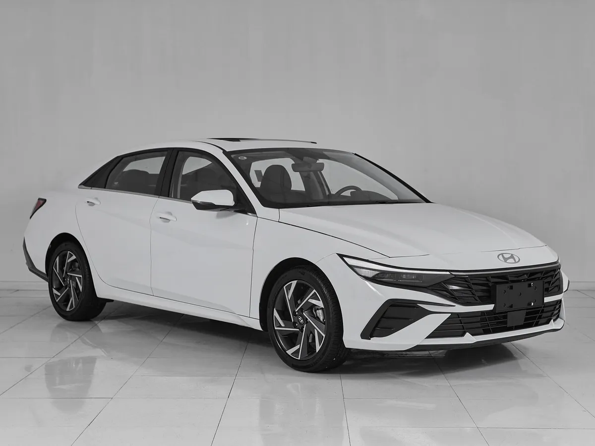 Hyundai Elantra VII (CN7) Рестайлинг · LUX — фото 3