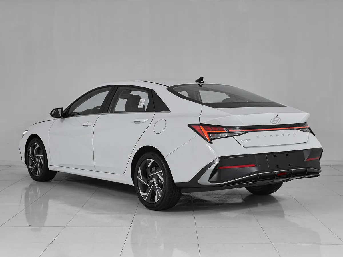 Hyundai Elantra VII (CN7) Рестайлинг · LUX — фото 4