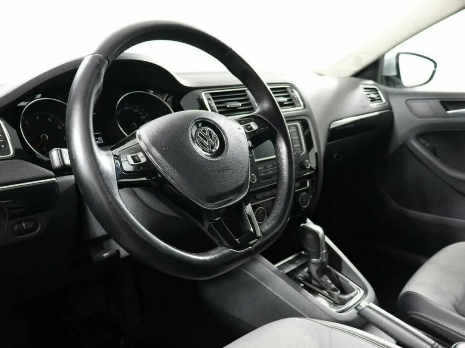 Volkswagen Jetta VI Рестайлинг — фото 5