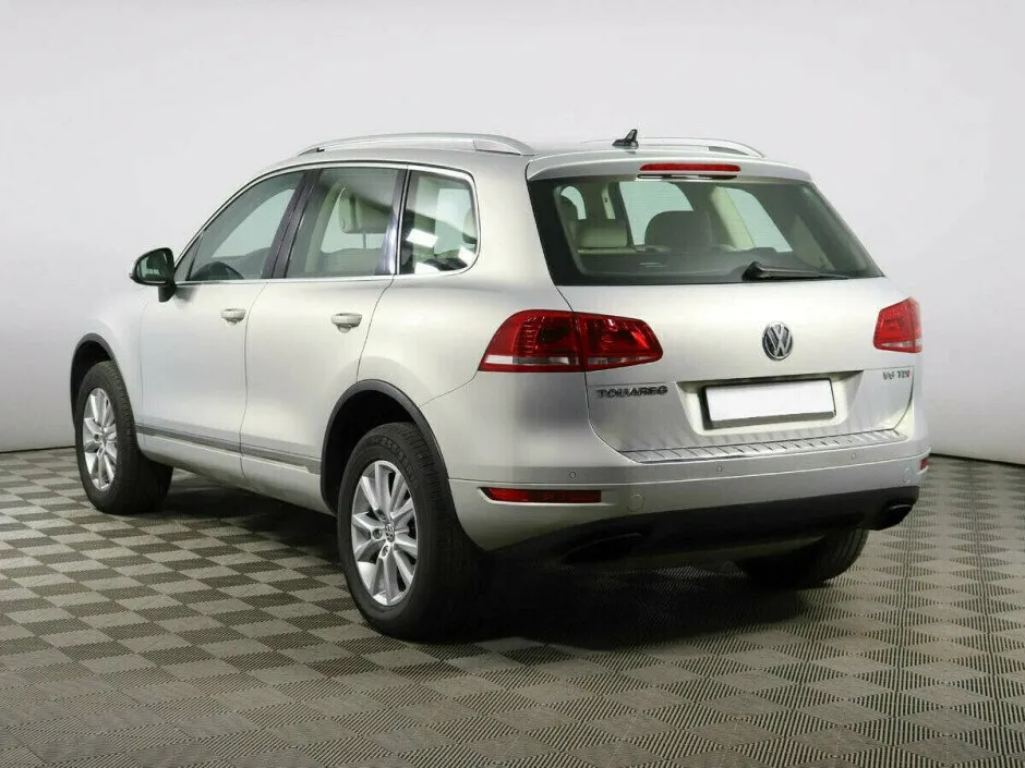 Volkswagen Touareg II — фото 3
