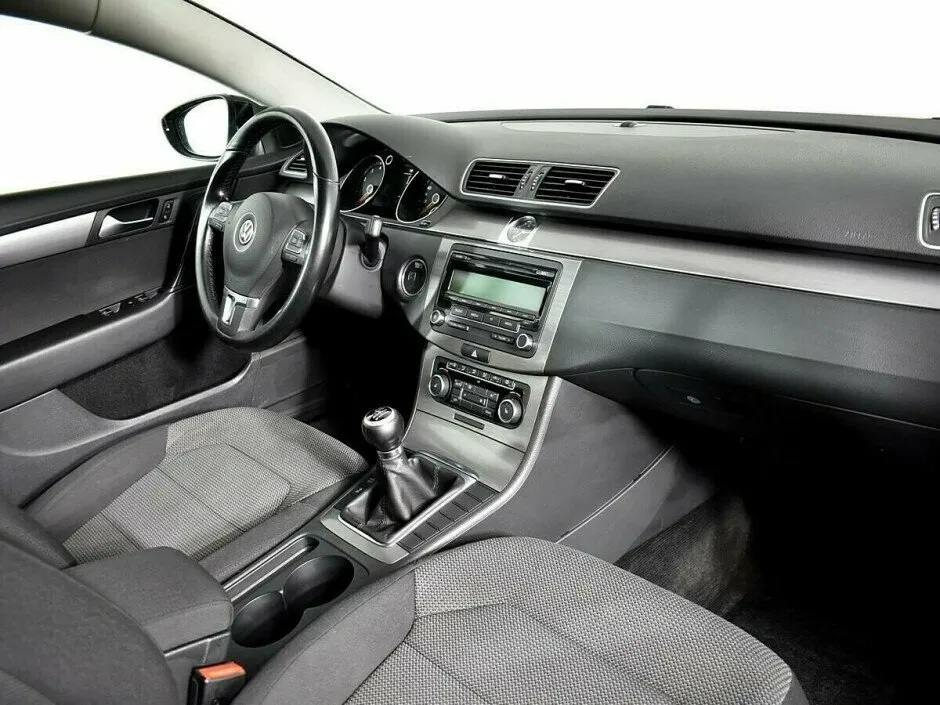 Volkswagen Passat B7 — фото 5