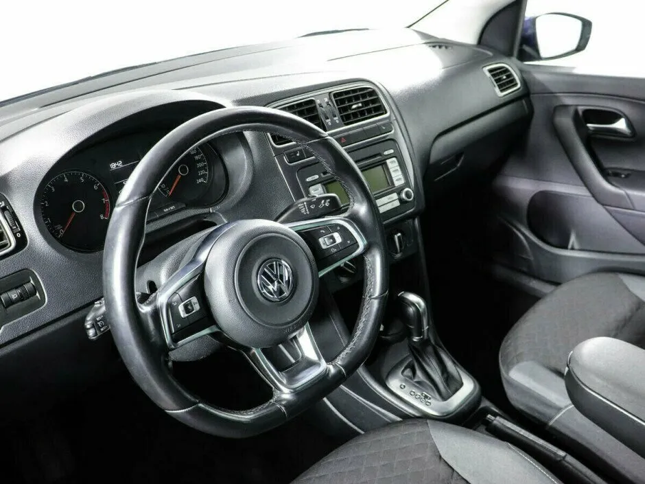 Volkswagen Polo V Рестайлинг — фото 5