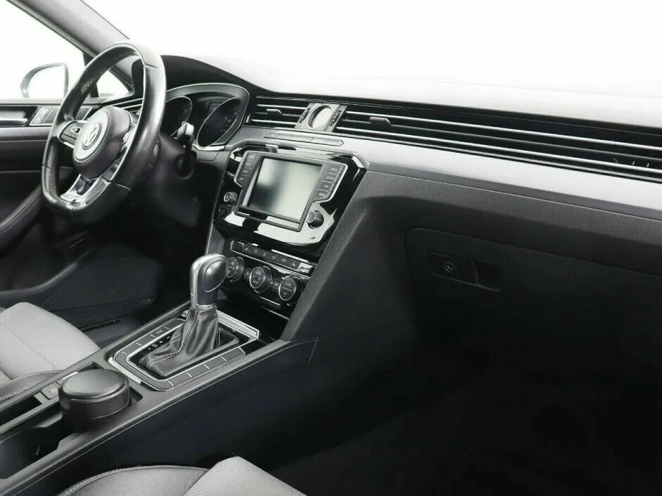 Volkswagen Passat B8 — фото 5
