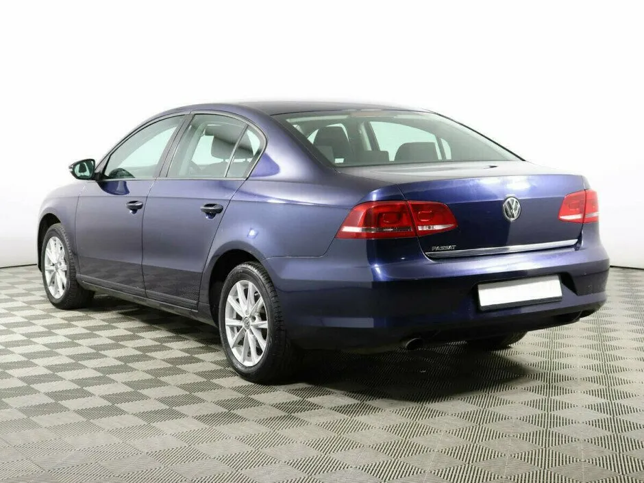 Volkswagen Passat B7 · Trendline — фото 3