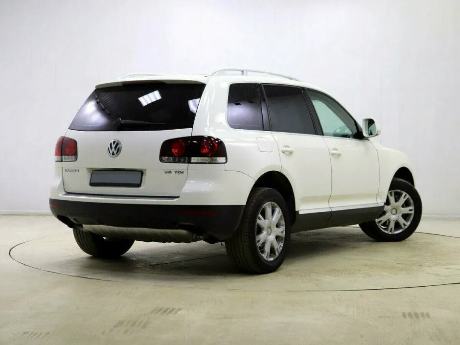 Volkswagen Touareg I Рестайлинг — фото 4