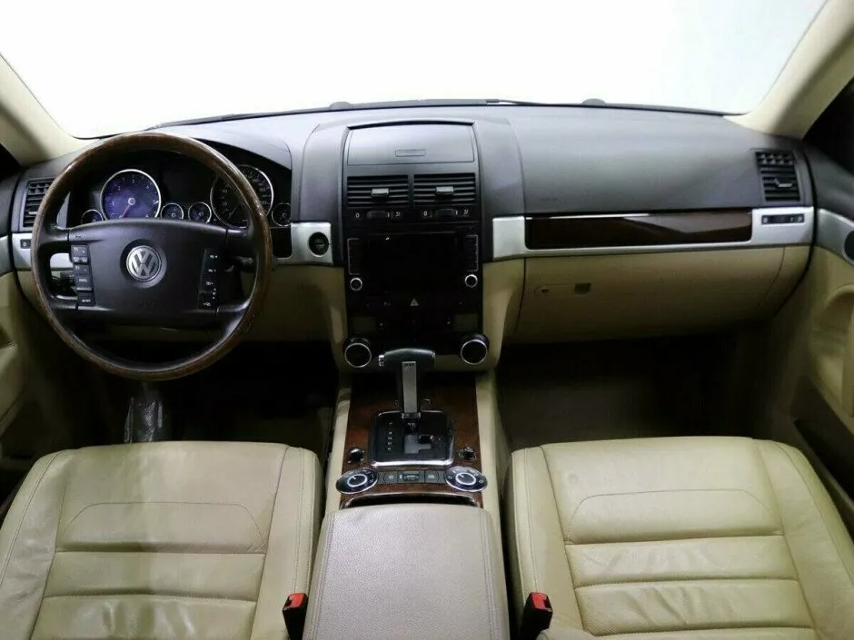 Volkswagen Touareg I Рестайлинг — фото 5